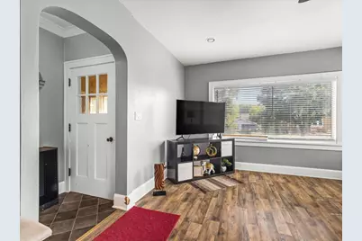 422 N Rockford Avenue, Rockford, IL 61107 - Photo 9