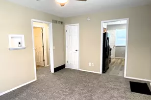 501 University Ave, Bloomington, IL 61701 - Photo 5