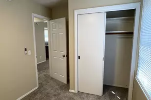 501 University Ave, Bloomington, IL 61701 - Photo 7