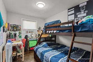 4856 Hull St, Skokie, IL 60077 - Photo 9