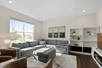 2732 Fieldcrest Drive, Mundelein, IL 60060 - Photo 3