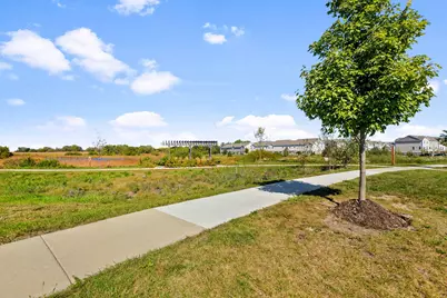 2732 Fieldcrest Drive, Mundelein, IL 60060 - Photo 29