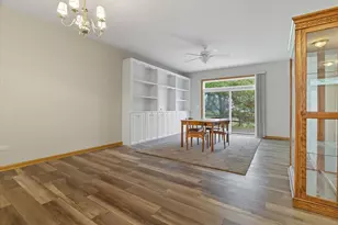 2346 Ashbrook Ln, Grayslake, IL 60030 - Photo 11