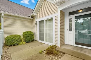 2346 Ashbrook Ln, Grayslake, IL 60030 - Photo 3