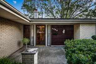 1355 Blair Ln, Hoffman Estates, IL 60169 - Photo 3