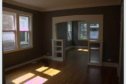 8207 S Marquette Avenue, Chicago, IL 60617 - Photo 3