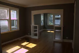 8207 S Marquette Ave, Chicago, IL 60617 - Photo 3