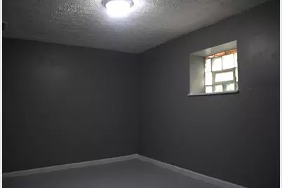 8207 S Marquette Avenue, Chicago, IL 60617 - Photo 15