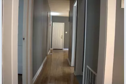 8207 S Marquette Avenue, Chicago, IL 60617 - Photo 7