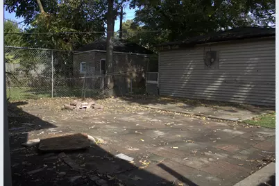 8207 S Marquette Avenue, Chicago, IL 60617 - Photo 23