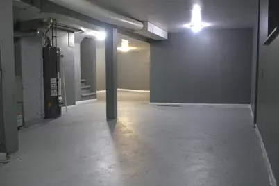 8207 S Marquette Avenue, Chicago, IL 60617 - Photo 13