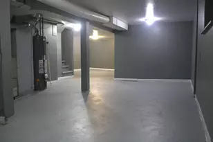 8207 S Marquette Ave, Chicago, IL 60617 - Photo 13