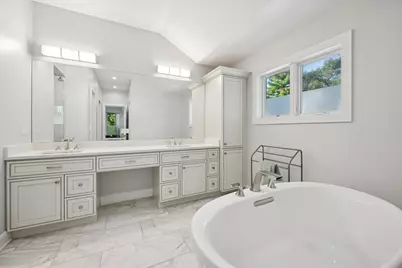 4900 Morse Avenue, Skokie, IL 60077 - Photo 33