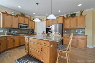 7N919 Cloverfield Rd, Saint Charles, IL 60175 - Photo 11