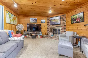 231 Fern Dr, Elk Grove Village, IL 60007 - Photo 13