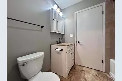 [Address not provided], Carol Stream, IL 60188 - Photo 7