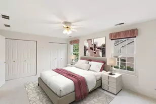 388 E Tall Oaks Ln, Itasca, IL 60143 - Photo 9