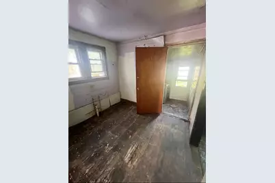 9036 S Houston Avenue, Chicago, IL 60617 - Photo 5