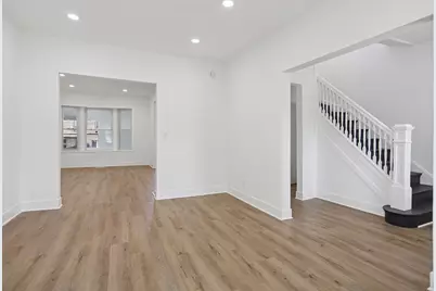 7000 S Eberhart Avenue, Chicago, IL 60637 - Photo 3