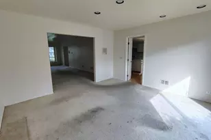 1490 Avignon Ct, Highland Park, IL 60035 - Photo 9