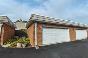 1490 Avignon Ct, Highland Park, IL 60035 - Photo 25