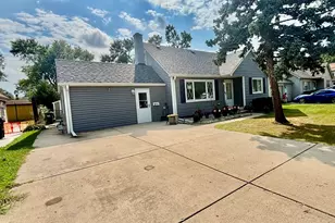 6737 104th Pl, Chicago Ridge, IL 60415 - Photo 3