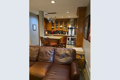 1050 W Dakin Street #G2, Chicago, IL 60613 - Photo 7