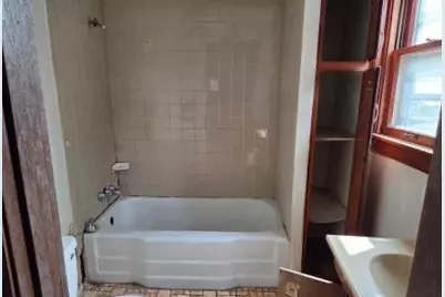 719 Greenbay Avenue, Calumet City, IL 60409 - Photo 7