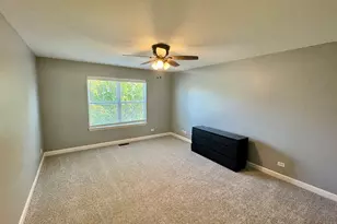 423 Acushnet St, Elgin, IL 60124 - Photo 13