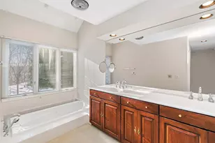 43 Ravenscraig Ln, Inverness, IL 60067 - Photo 17