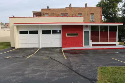 129 E South Street, Woodstock, IL 60098 - Photo 1