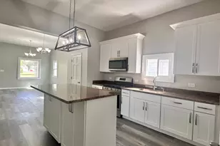 910 N Bloomington St, Streator, IL 61364 - Photo 7