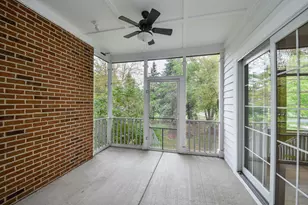 385 Delnor Glen Dr, Saint Charles, IL 60174 - Photo 13