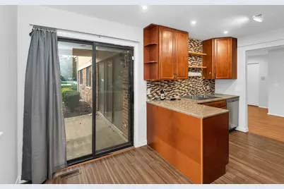 1059 Southbury Lane #D1, Wheeling, IL 60090 - Photo 7