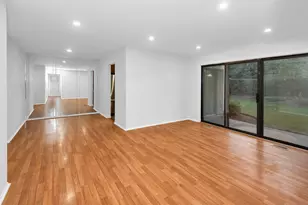 1059 Southbury Ln, Wheeling, IL 60090 - Photo 3