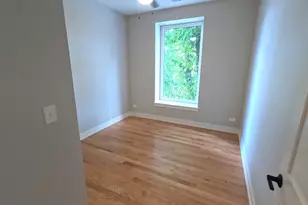 2100 W 18th Pl, Chicago, IL 60608 - Photo 9