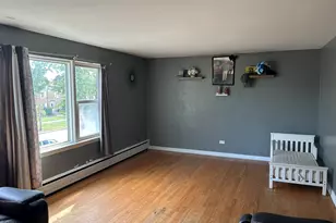 1724 N 19th Ave, Melrose Park, IL 60160 - Photo 9