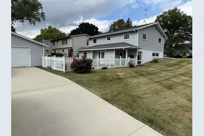 1909 W Laurel Street, Freeport, IL 61032 - Photo 1