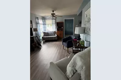 1909 W Laurel Street, Freeport, IL 61032 - Photo 5