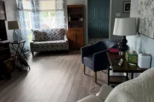 1909 W Laurel St, Freeport, IL 61032 - Photo 5