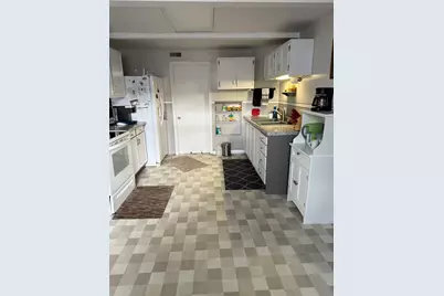 1909 W Laurel Street, Freeport, IL 61032 - Photo 9