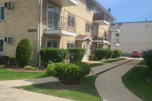 6019 W 64th Pl, Chicago, IL 60638 - Photo 1