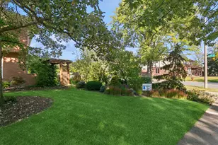 18050 Marlin Ln, Homewood, IL 60430 - Photo 3