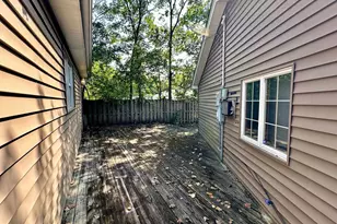 240 Mantua St, Park Forest, IL 60466 - Photo 23