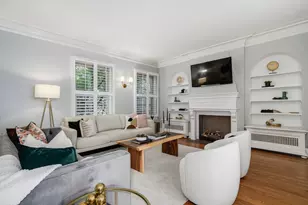 2726 N Pine Grove Ave, Chicago, IL 60614 - Photo 3