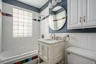 2726 N Pine Grove Ave, Chicago, IL 60614 - Photo 19