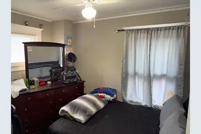 574 S Lasalle Street, Aurora, IL 60505 - Photo 11