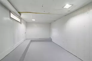 807 N Morris Ave, Bloomington, IL 61701 - Photo 23