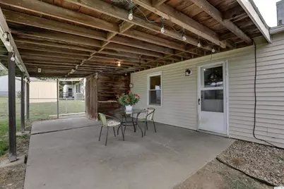 3329 Chestnut Street, Quincy, IL 62301 - Photo 3