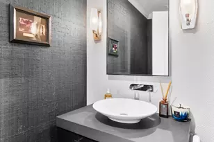 11 E Walton St, Chicago, IL 60611 - Photo 25